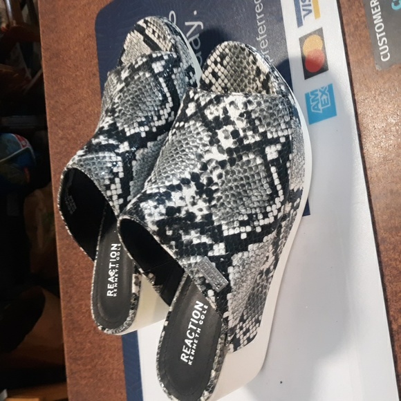 Reaction Kenneth Cole Size 8 1/2 (SKU 495) - Picture 2 of 5